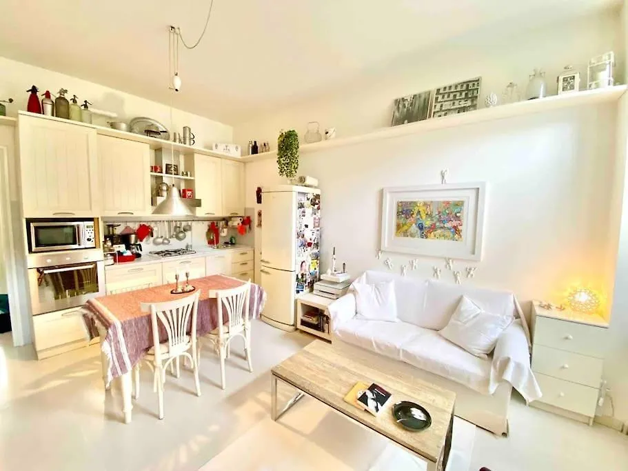 شقة Garden View, Free Parking And Checkout In The Afternoon ميلان إيطاليا