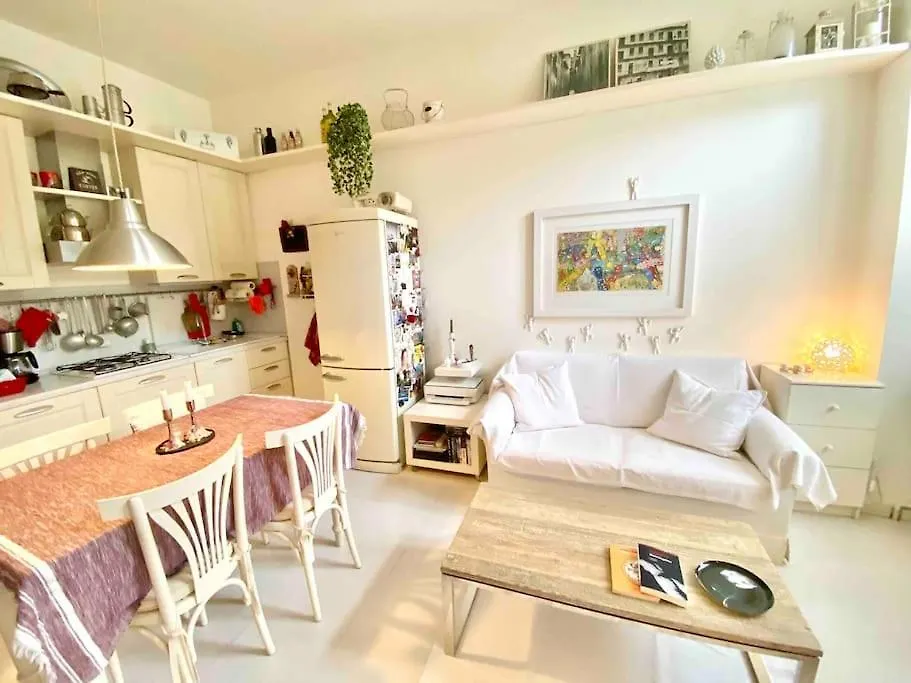 شقة Garden View, Free Parking And Checkout In The Afternoon ميلان إيطاليا
