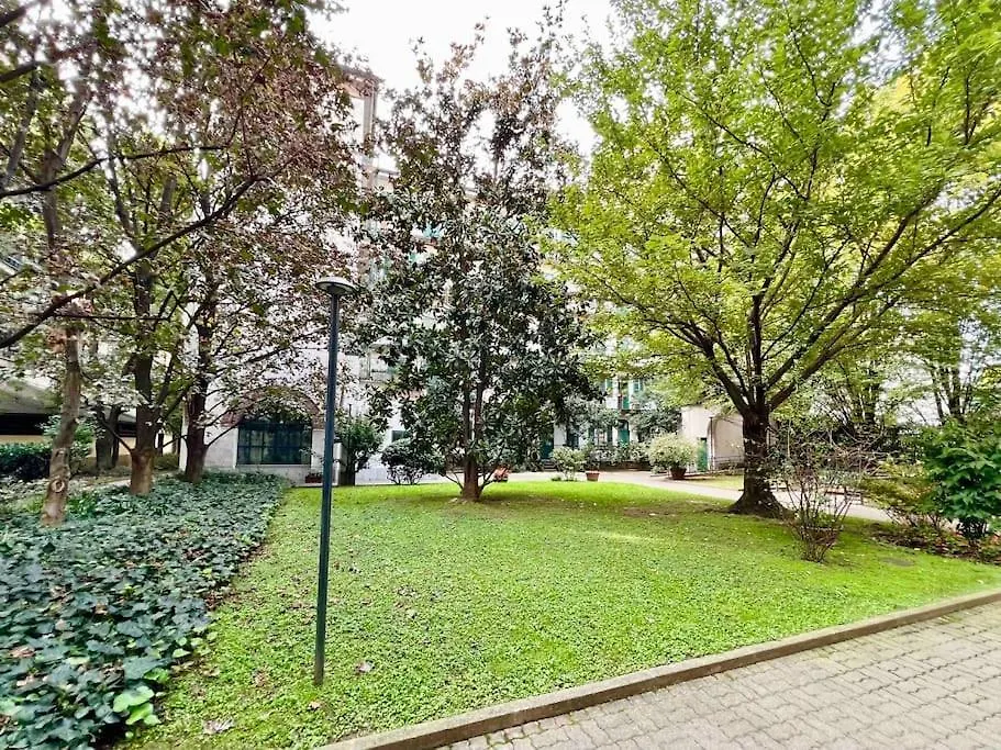 شقة Garden View, Free Parking And Checkout In The Afternoon ميلان
